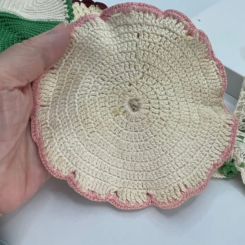 Vintage hand crocheted lot of 4 hot pads
